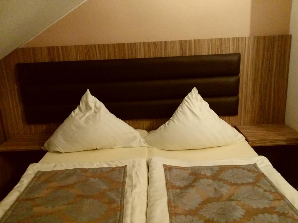 Abant Hotel Frankfurt Obertshausen Exteriör bild