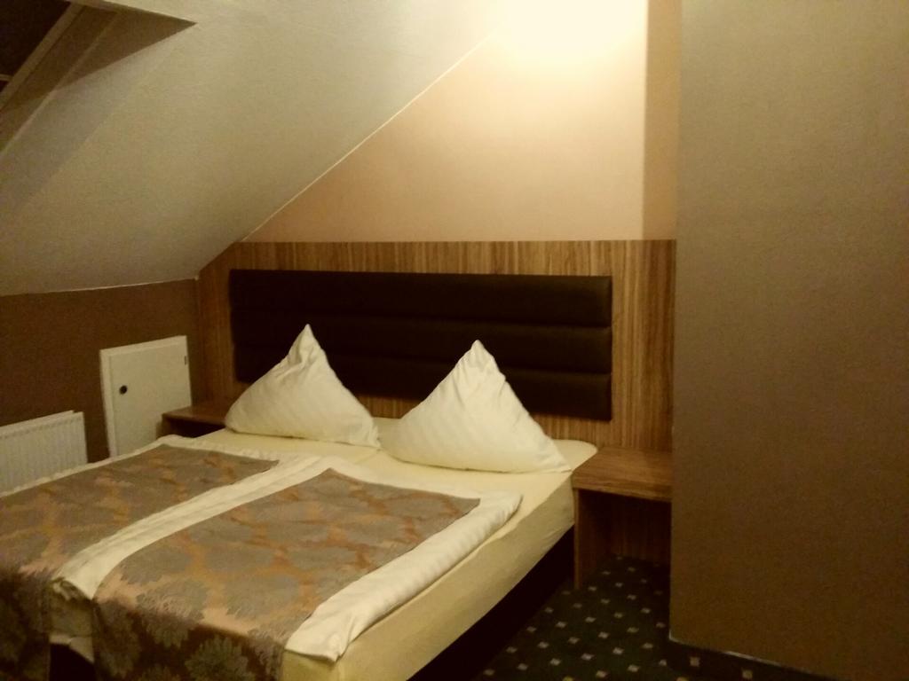 Abant Hotel Frankfurt Obertshausen Exteriör bild